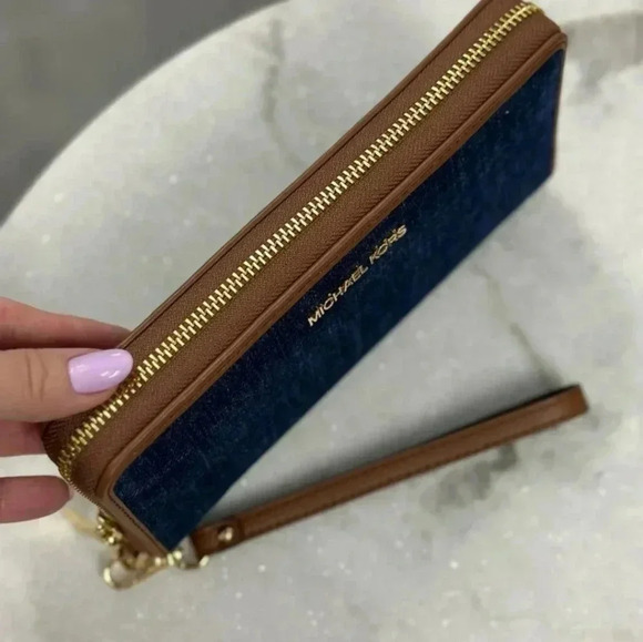 NWT Michael Kors denim continental wallet - Picture 3 of 6